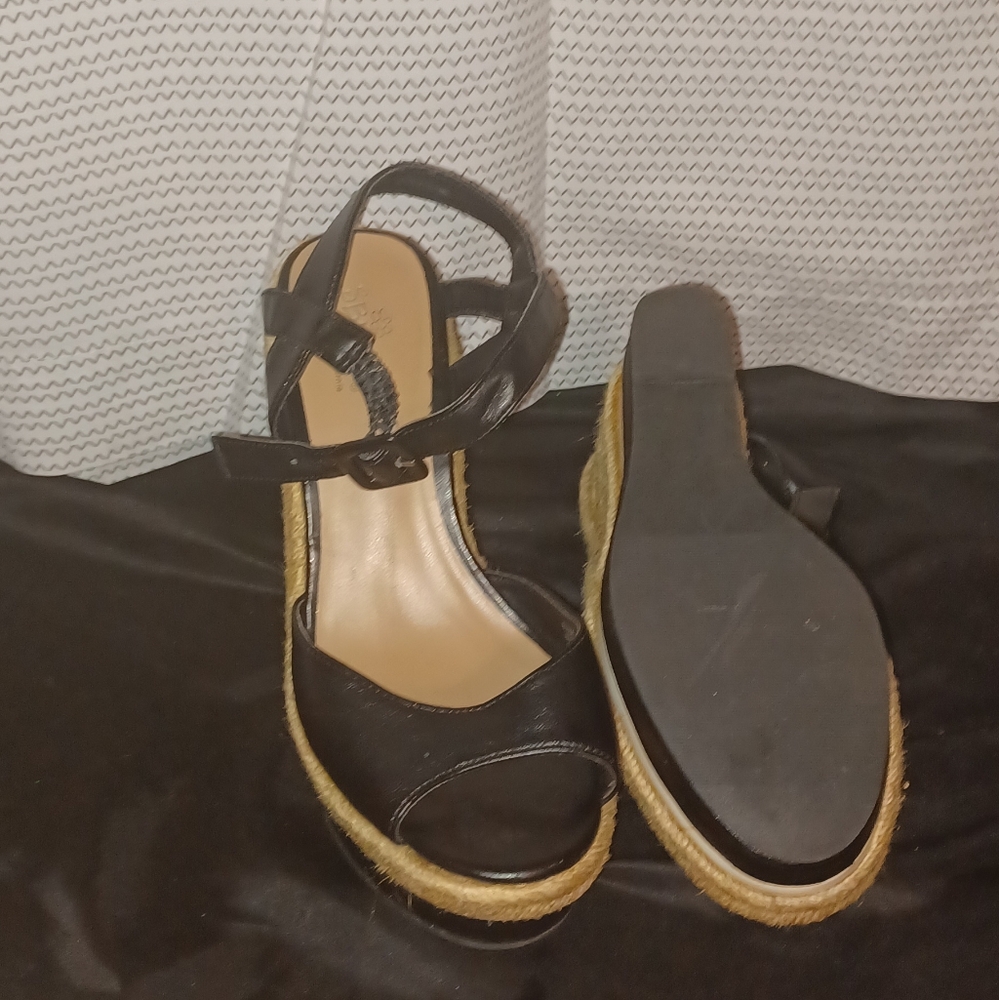 Shoes - Picture 3 of 3